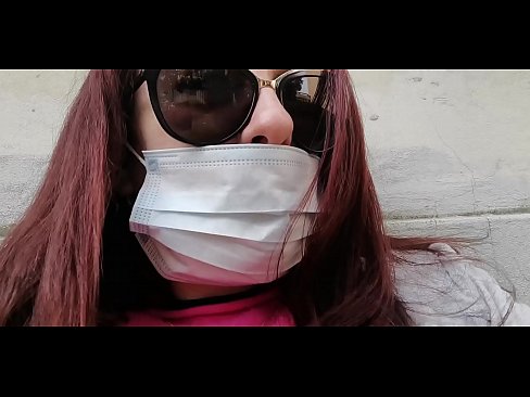 ❤️ Nicoletta se vinga de seu vizinho e faz xixi em sua garagem (Especial Covid19 Quarentena Italiana) ❤️❌ Sexo superior em nós ☑